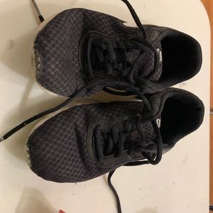 Boys nike tennis shoes